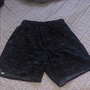 Lululemon Men’s Surge Shorts Linerless 5” Size M